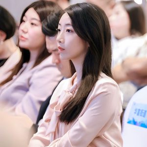 Miss Secretary  Series 01