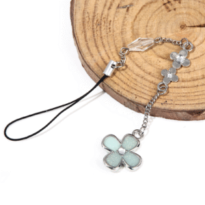 Girls Valentine'S Day Gift Anime Mobile Phone Lanyard Kuronuma Sawako Four Leaf Clover Keychain